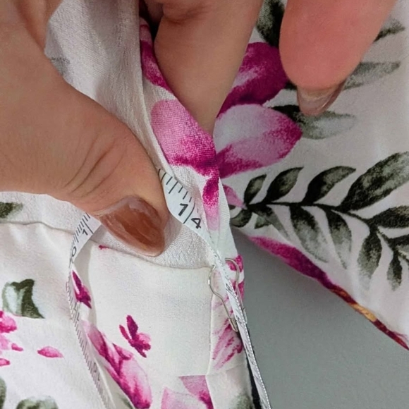 2/$20 BNWT Forever 21 Floral Print Mini Dress with Pink and Green Accents Medium - Picture 7 of 10